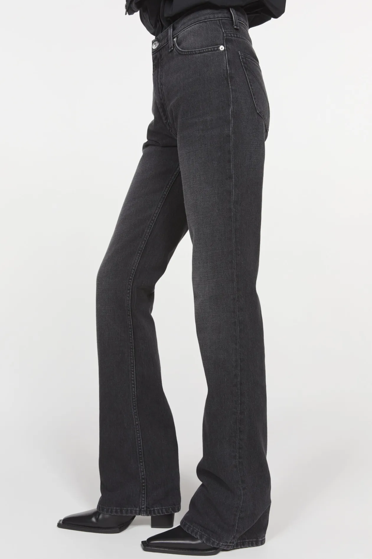 Extended Flare Denim Rodebjer